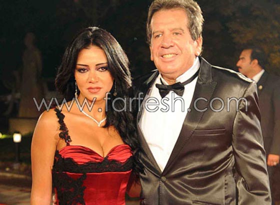 بالصور.. زيجات الفنانين التي أثارت الجدل آخرها سعيد طرابيك من ثلاثينية صورة رقم 6
