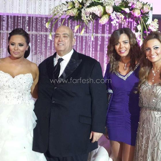 بالصور.. زيجات الفنانين التي أثارت الجدل آخرها سعيد طرابيك من ثلاثينية صورة رقم 4