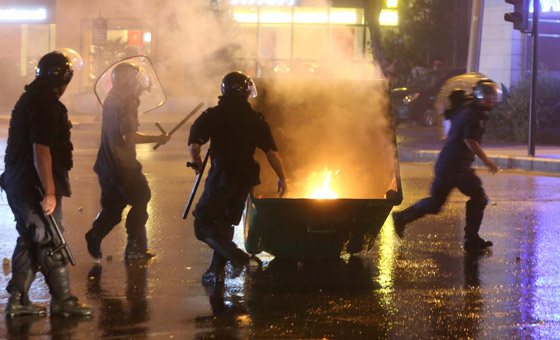  مواجهات عنيفة وعشرات الجرحى في بيروت خلال حملة طلعت ريحتكم صورة رقم 12