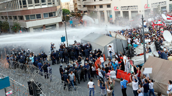  مواجهات عنيفة وعشرات الجرحى في بيروت خلال حملة طلعت ريحتكم صورة رقم 1
