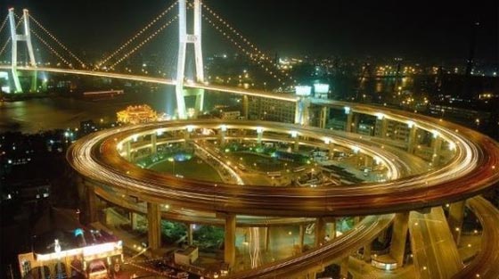 بالصور.. 10 جسور شهيرة تتحدى الطبيعية صممتها أدمغة بشرية صورة رقم 8