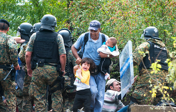 ابواب اوروبا تستقبل لاجئي سوريا الهاربين من جحيم داعش صورة رقم 25