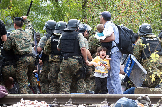 ابواب اوروبا تستقبل لاجئي سوريا الهاربين من جحيم داعش صورة رقم 28