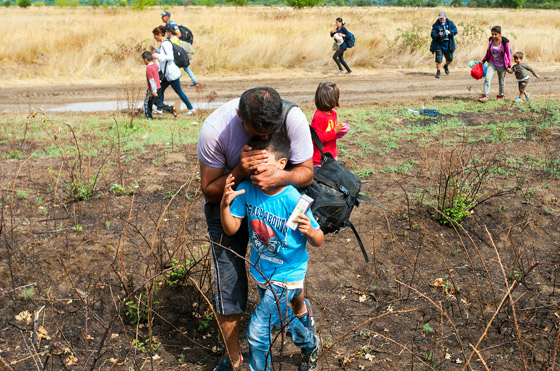 ابواب اوروبا تستقبل لاجئي سوريا الهاربين من جحيم داعش صورة رقم 29