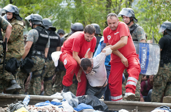 ابواب اوروبا تستقبل لاجئي سوريا الهاربين من جحيم داعش صورة رقم 35