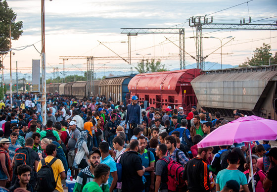 ملياردير مصري يسعى لشراء جزيرة يونانية لحل أزمة اللاجئين صورة رقم 10 ملياردير مصري يسعى لشراء جزيرة يونانية لحل أزمة اللاجئين صورة رقم 10