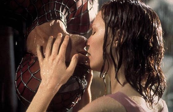 بالصور.. ست قبلات سينمائية اشتهرت بأنها كانت مقززة لأبطالها صورة رقم 6