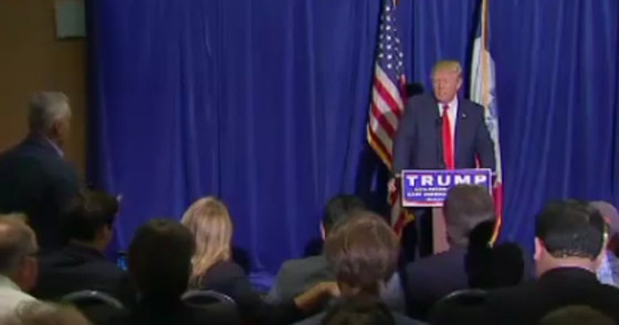 دونالد ترامب يامر بطرد نجم تلفزيوني شهير صورة رقم 2