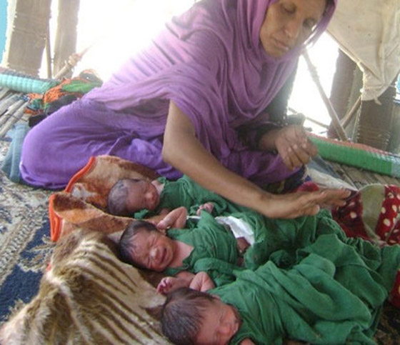 حالة نادرة.. موريتانية تضع عشرة ابناء في ثلاث سنوات فقط!! صورة رقم 1