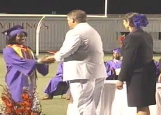 الشرطة الامريكية تلقي القبض على مجندة جديدة لداعش صورة رقم 1