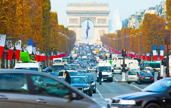 باريس تخلي ذاتها من السيارات مدة يوم كامل لاول مرة في تاريخها صورة رقم 3