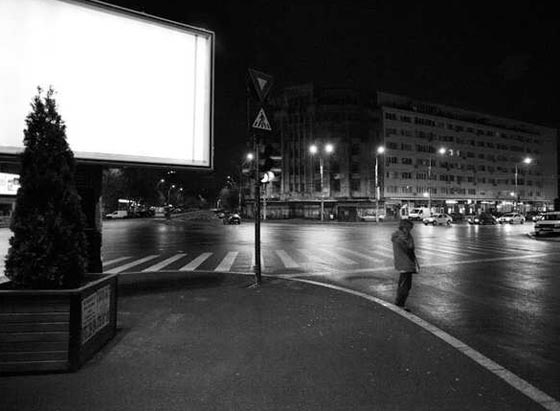 بالصور.. مجتمع كامل يعيش في انفاق تحت الارض بمحطات القطار صورة رقم 6