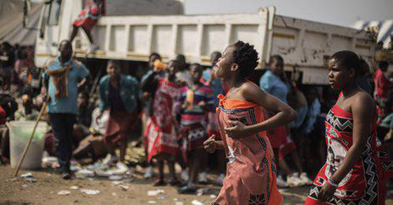 حادث كارثي يودي بحياة عشرات الاناث في طريقهن الى مهرجان صورة رقم 2