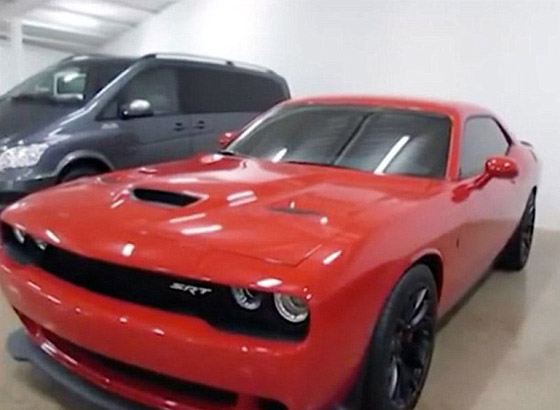 المكسيك: ضبط مدافع وسيارات فاخرة في مقر امبراطور المخدرات صورة رقم 8