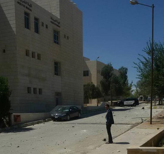 مشاجرة واسعة بين طلاب عرب 48 وطلاب عشائر الاردن بجامعة الاسراء صورة رقم 2 مشاجرة واسعة بين طلاب عرب 48 وطلاب عشائر الاردن بجامعة الاسراء صورة رقم 2