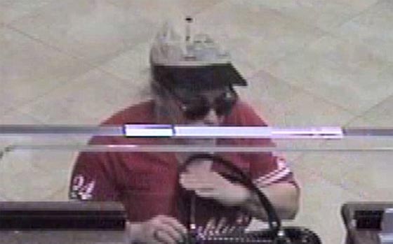  امريكية تسرق 3 بنوك في نصف ساعة لتغطية حفل تخرج ابنتها صورة رقم 3