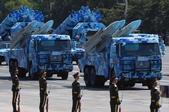 الصين تستعرض قوتها العسكرية الجبارة.. بالفيديو صورة رقم 4