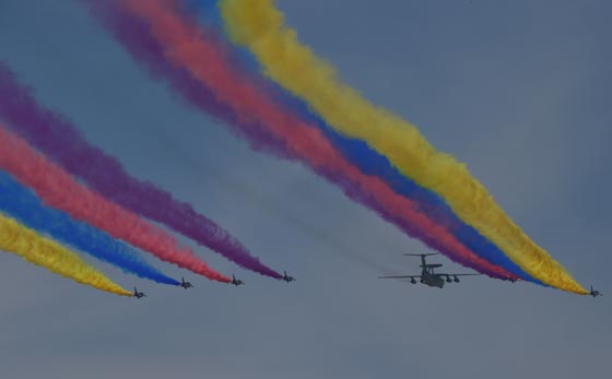 الصين تستعرض قوتها العسكرية الجبارة.. بالفيديو صورة رقم 11