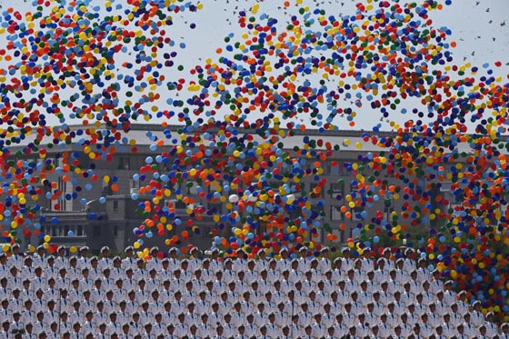 الصين تستعرض قوتها العسكرية الجبارة.. بالفيديو صورة رقم 2