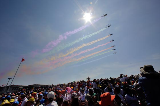 الصين تستعرض قوتها العسكرية الجبارة.. بالفيديو صورة رقم 27