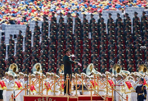 الصين تستعرض قوتها العسكرية الجبارة.. بالفيديو صورة رقم 28