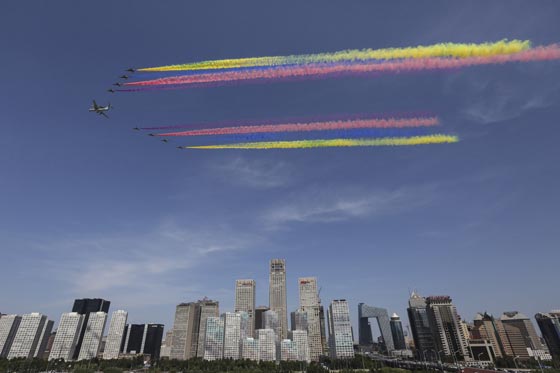 الصين تستعرض قوتها العسكرية الجبارة.. بالفيديو صورة رقم 34