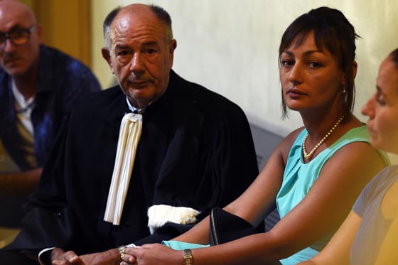 عرقلة مسؤولة مسلمة لزواج مثليتين يكلفها غاليا صورة رقم 6 عرقلة مسؤولة مسلمة لزواج مثليتين يكلفها غاليا صورة رقم 6