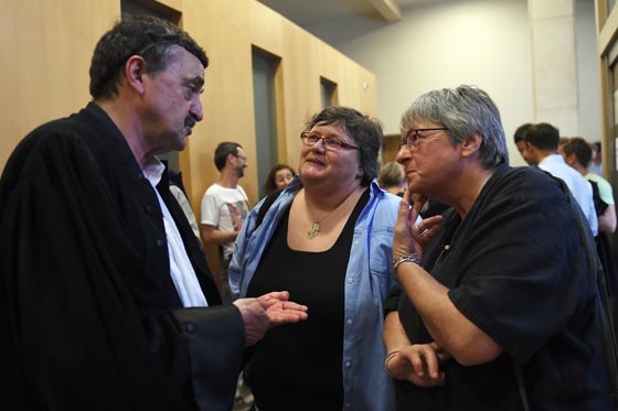 عرقلة مسؤولة مسلمة لزواج مثليتين يكلفها غاليا صورة رقم 11 عرقلة مسؤولة مسلمة لزواج مثليتين يكلفها غاليا صورة رقم 11