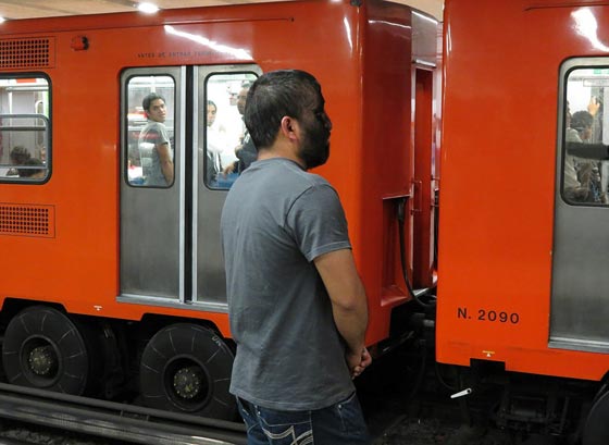 بالصور.. عائلة الذئاب في المكسيك 31 فردا يغطيهم الشعر الكثيف صورة رقم 7