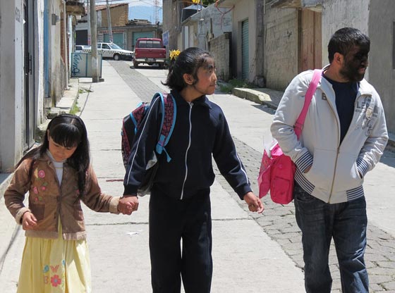 بالصور.. عائلة الذئاب في المكسيك 31 فردا يغطيهم الشعر الكثيف صورة رقم 14