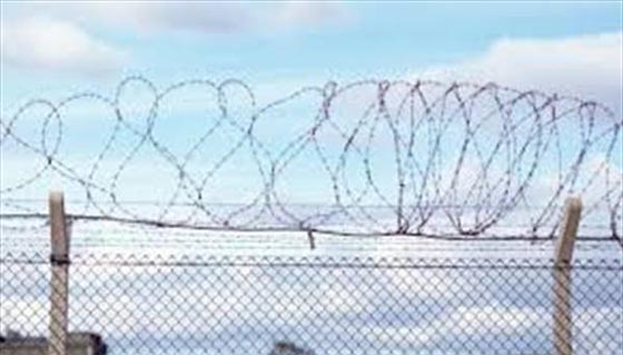 حكومة نتنياهو تصد اللاجئين السوريين والعراقيين بسياج شائك صورة رقم 6