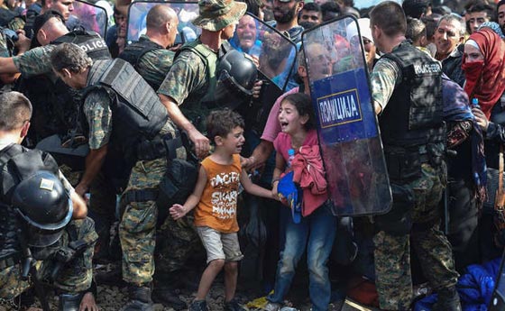 اكثر الصور تاثيرا من ازمة اللاجئين السوريين في البلاد الاوروبية.. شاهدها صورة رقم 12