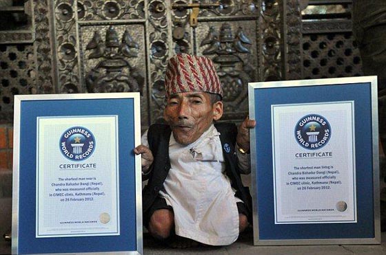 النيبال: اقصر رجل في العالم يرحل عن 75 عاما صورة رقم 6
