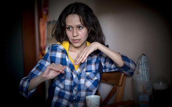 بالصور.. الكشف عن شبكة صحفيين مأجورين تمتدح بوتين وتشتم اوباما صورة رقم 10