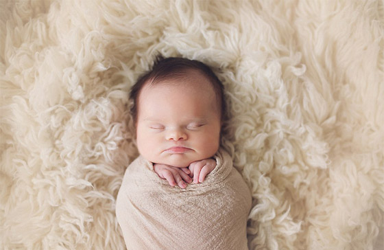 صور مؤثرة جدا: عائلة تودّع طفلتها المصابة بالسرطان بـ جلسة تصوير لتخليد حياتها القصيرة صورة رقم 7