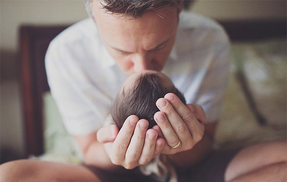 صور مؤثرة جدا: عائلة تودّع طفلتها المصابة بالسرطان بـ جلسة تصوير لتخليد حياتها القصيرة صورة رقم 2