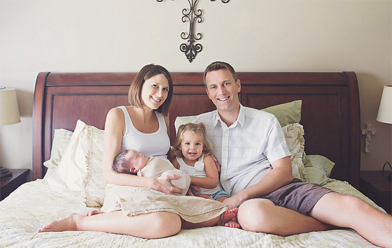 صور مؤثرة جدا: عائلة تودّع طفلتها المصابة بالسرطان بـ جلسة تصوير لتخليد حياتها القصيرة صورة رقم 3