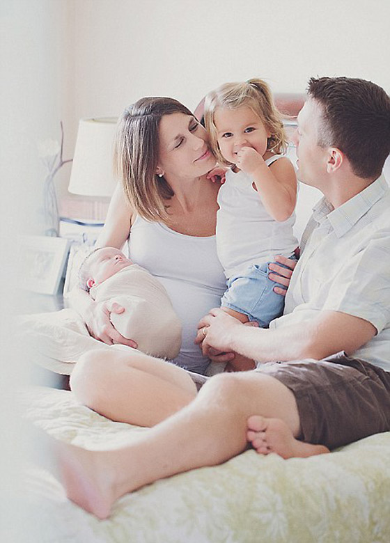 صور مؤثرة جدا: عائلة تودّع طفلتها المصابة بالسرطان بـ جلسة تصوير لتخليد حياتها القصيرة صورة رقم 5