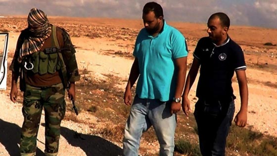 الخارجية التونسية: الصحافيان التونسيان على قيد الحياة وداعش لم يعدمهما صورة رقم 2