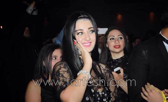 صور الراقصة صافيناز تفضح حياتها السرية في روسيا صورة رقم 10