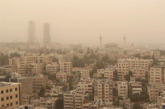 الشرق الاوسط يغرق في عاصفة ترابية.. وهذه هي آثارها المدمرة صورة رقم 8