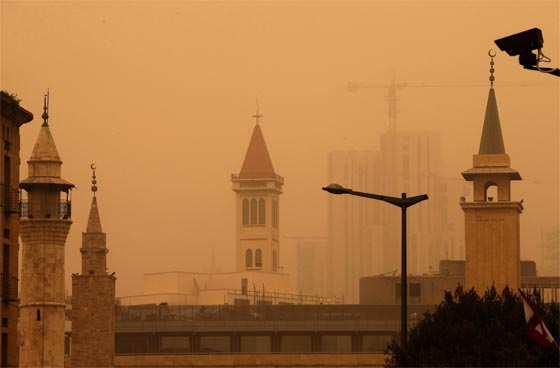 الشرق الاوسط يغرق في عاصفة ترابية.. وهذه هي آثارها المدمرة صورة رقم 19