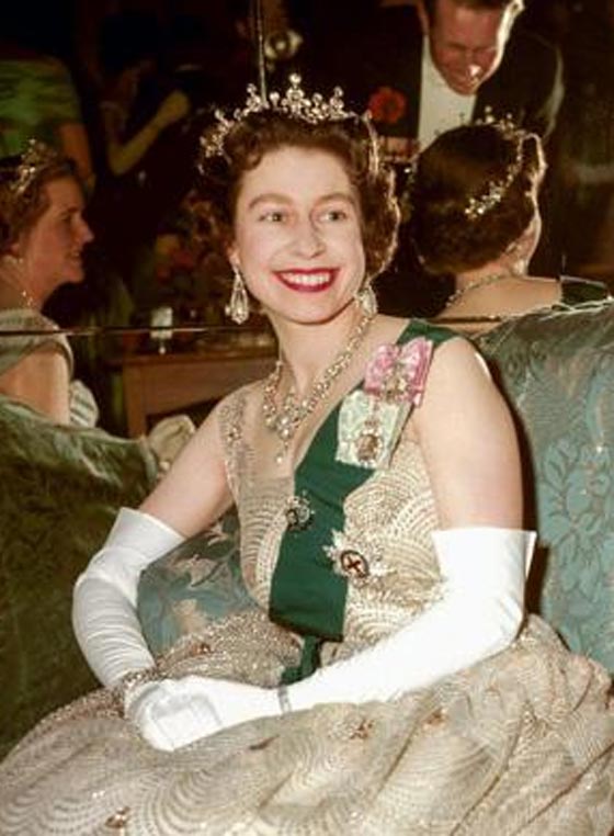 هؤلاء هم الحكام العرب والبابوات الذين عاصرتهم الملكة اليزابيث صورة رقم 13