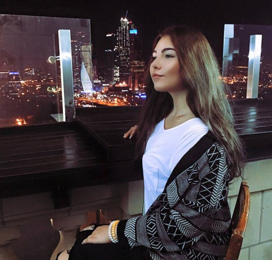 الروسية الاقوى في العالم تزور الاسد وتقدم له هدية ثمينة صورة رقم 6