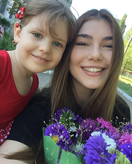 الروسية الاقوى في العالم تزور الاسد وتقدم له هدية ثمينة صورة رقم 10