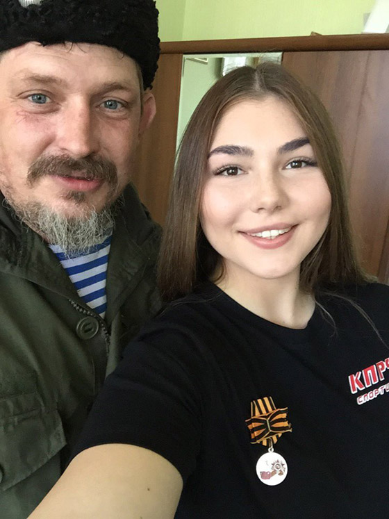 الروسية الاقوى في العالم تزور الاسد وتقدم له هدية ثمينة صورة رقم 3