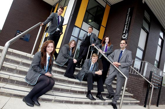 برطانيا: عزل اربعين طالبا لاخلالهم بقياسات القرطاسية صورة رقم 3