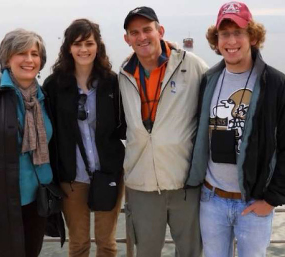 قس امريكي يضع حدا لحياته بعد ظهور اسمه في قائمة الخيانات الزوجية صورة رقم 3