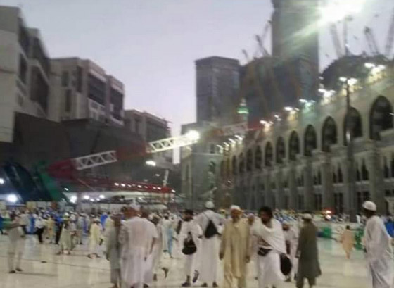 فيديو وصور حادث سقوط رافعة في الحرم المكي: مصرع 107 وإصابة  238   صورة رقم 18