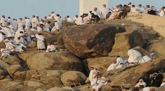 أسوأ حوادث وقعت في الحج قتلت المئات وآخرها انهيار الرافعة صورة رقم 1 أسوأ حوادث وقعت في الحج قتلت المئات وآخرها انهيار الرافعة صورة رقم 1